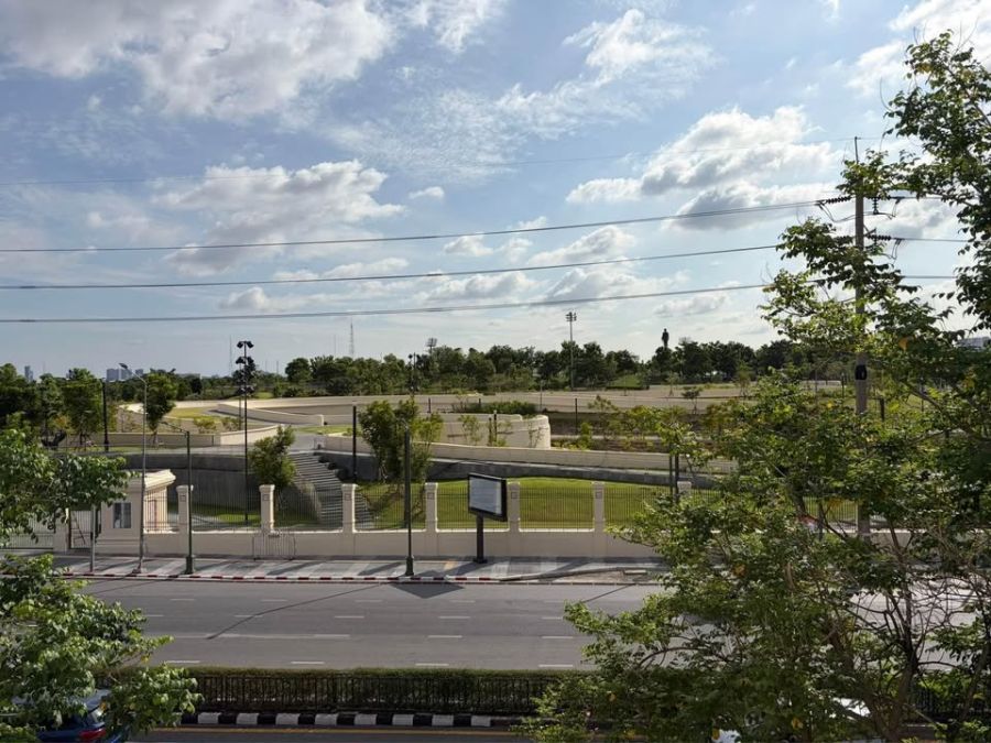 - Commercial Building for Rent (2 Units)ให้เช่าอาคารพาณิชย์ 2 คูหา ดุสิต ติดถนนใหญ่ ค้าขายได้