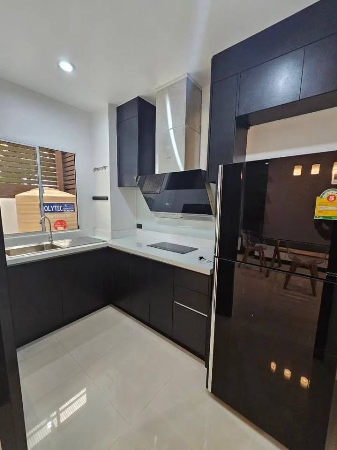 - ให้เช่าทาวโฮม3 ชั้น ใกล้รถไฟฟ้าสถานีเมืองทองธานี และCentral แจ้งวัฒนะ โครงการเดอะ แพลนท์ ซิตี้ แจ้งวัฒนะ เมืองทองธานี