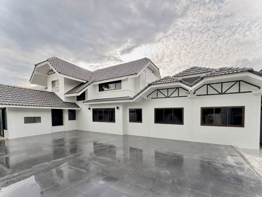 - ให้เช่าบ้านเดี่ยว หลังใหญ่ ทำเลนวมินทร์ 81 สำนักงาน คลินิก สตูดิโอ โชว์รูม