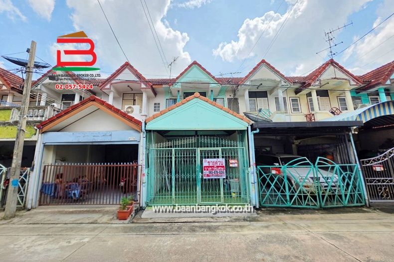 - ทาวน์เฮาส์ 2 ชั้น เนื้อที่ 16 ตร.ว. หมู่บ้านมนชญา 1 (ซอยสายไหม 21) แขวงสายไหม เขตสายไหม