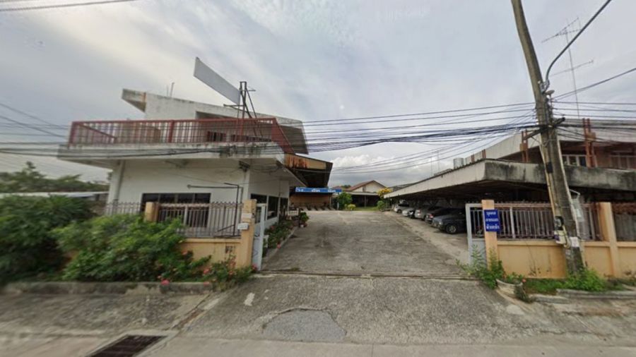 - ขายที่ดินพร้อมสิ่งปลูกสร้าง 365 ตร.ว. บ้านสวน-เศรษฐกิจ ใจกลางเมืองชลบุรี ผังสีแดง