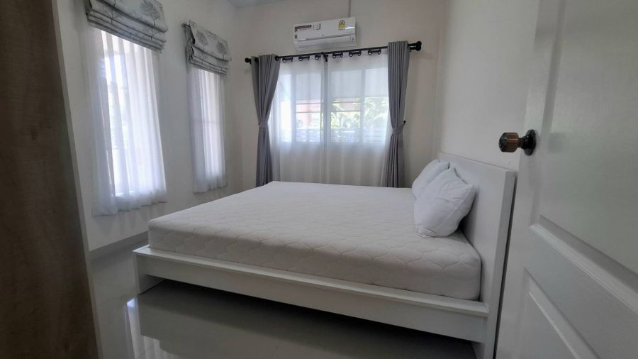 - บ้านเดี่ยวสไตล์โมเดิร์น รีโนเวทใหม่ 15,000 บาท/เดือน พร้อมเข้าอยู่ | หางดง เชียงใหม่ (EN below)
