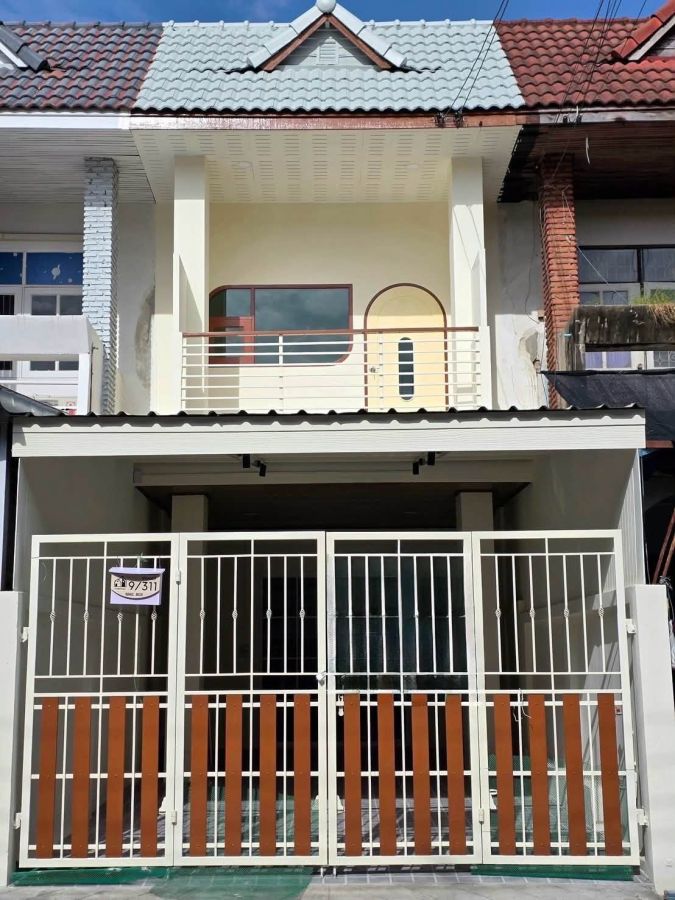 - ขาย ทาวน์เฮ้าส์ ทำเลดี หมู่บ้านหนองแขม เพชรเกษม