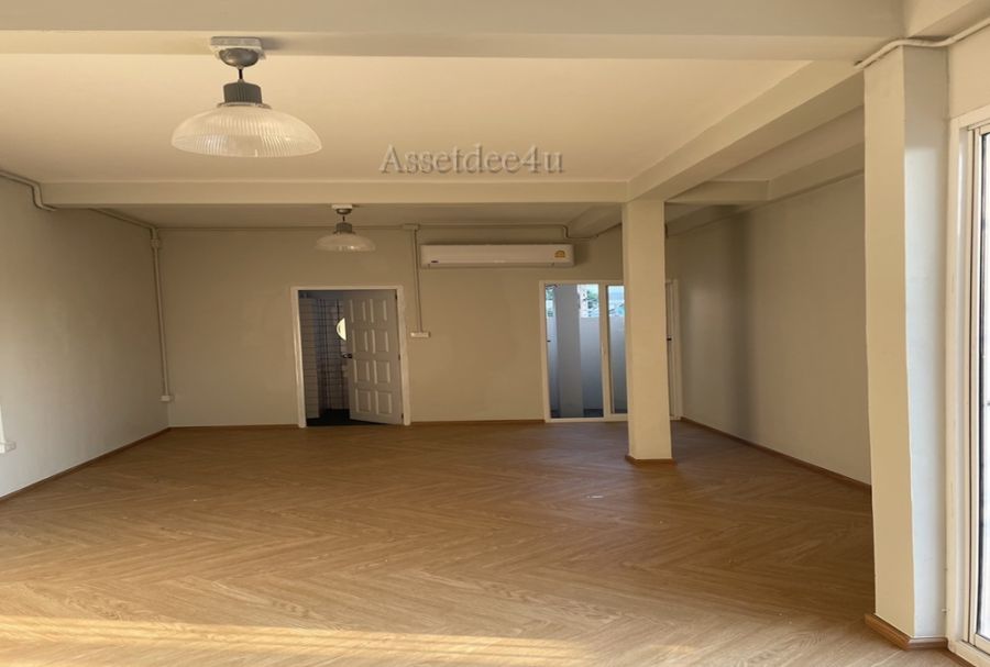 - บ้านเช่าสุทธิสาร ให้เช่าบ้านเดี่ยว หลังมุม ย่านสุทธิสาร ใกล้ MRTสุทธิสาร
