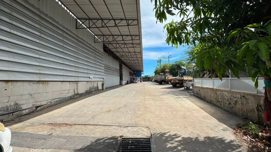 - ขายที่ดินพร้อมโรงงาน 5 ไร่ มี ใบอนุญาต ร.ง.4 อยู่อำเภอบางพลีบางพลี สมุทรปราการ