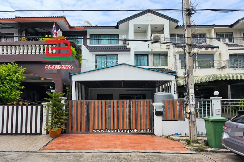 - ทาวน์โฮม 3 ชั้น เนื้อที่ 19.3 ตร.ว. หมู่บ้าน มนเทียนทิพย์ ซอยสุคนธสวัสดิ์ 36 แขวงลาดพร้าว เขตลาดพร้าว