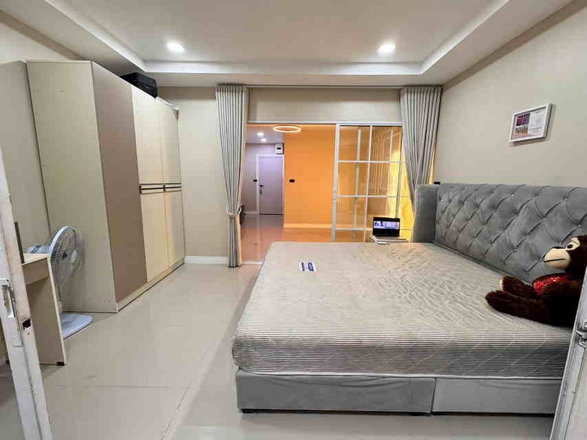 - ขายด่วน! Pattaya Plaza Condotel พัทยากลาง เพียง 1.19 ล้านบาท