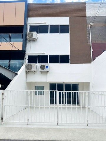 - ตลาด บางซ่อน 600ม.ย่านประชาชื่น จตุจักร ให้เช่าทาวน์โฮม 3ชั้น รีโนเวทใหม่ 4 นอน 4 น้ำ พื้นที่ดิน 35 ตร.ว.พื้นที่ใช้สอย 200 ตร.ม.พร้อมเฟอร์ฯ