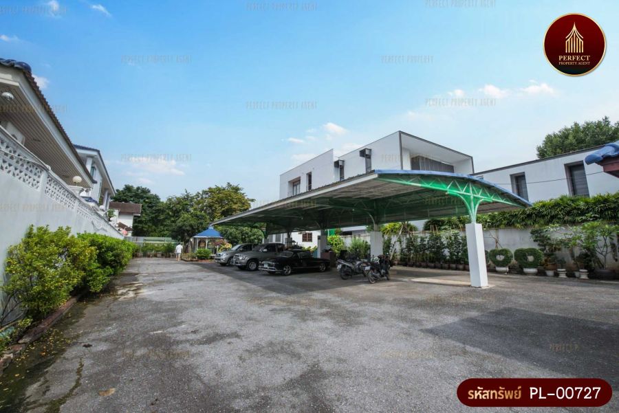 - ขายที่ดินสีแดง แปลงสวย ถนนพระราม 9 ขนาด 266 วา สร้างตึก 8 ชั้นได้ ทำเลศักยภาพ พื้นที่สวย