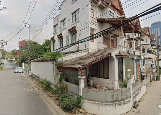 - ขายบ้านเดี่ยว 2 ชั้น ย่านลาดพร้าวตอนต้น ใกล้ MRT ลาดพร้าว เพียง 220 เมตร