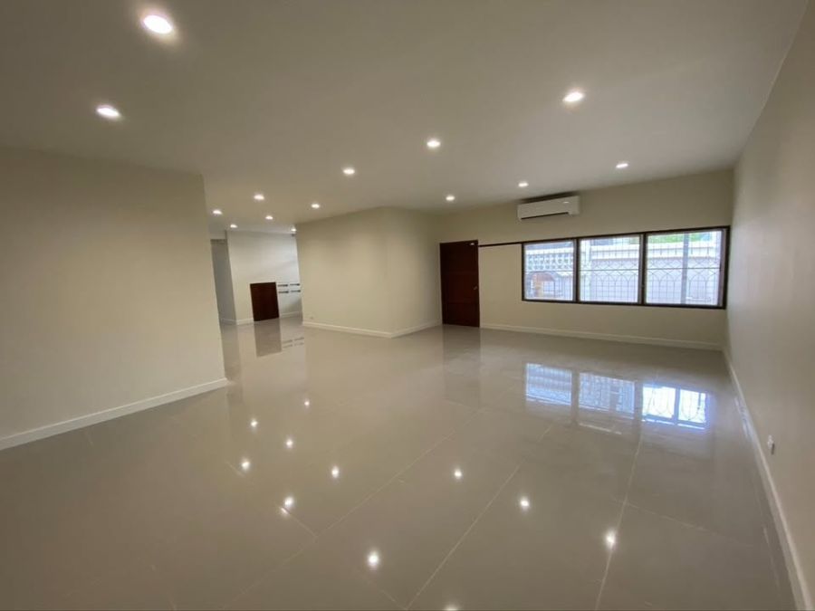 - ให้เช่าบ้านเดี่ยว ซอยพระรามเก้า 46 บ้าน 2 หลัง บนที่ดิน 290 ตร.ว. ใกล้จุดขึ้นลงทางด่วน