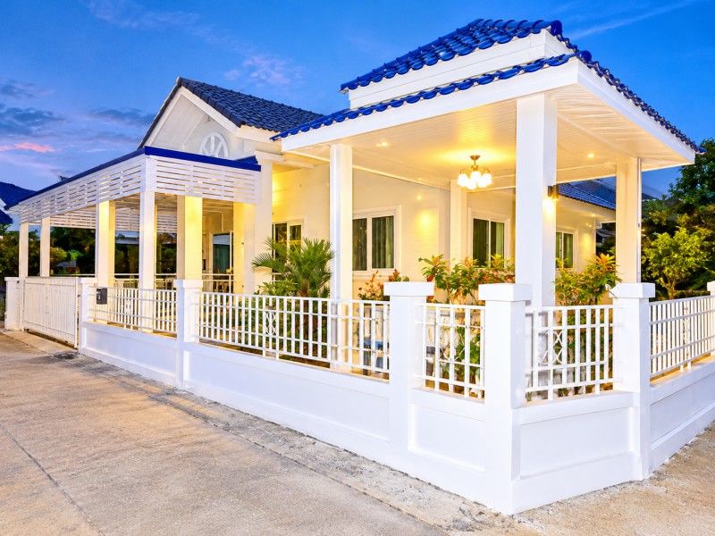 - MegaHome Rojana 1.5กม. ตลาดจอมพล 800 ม.บ้านเดี่ยวชั้นเดียว 1-2นอน 2 น้ำ ใกล้ทะเลทองโรจนะที่ดิน 56 ตร.ว220 ตร.ม. EV Charger