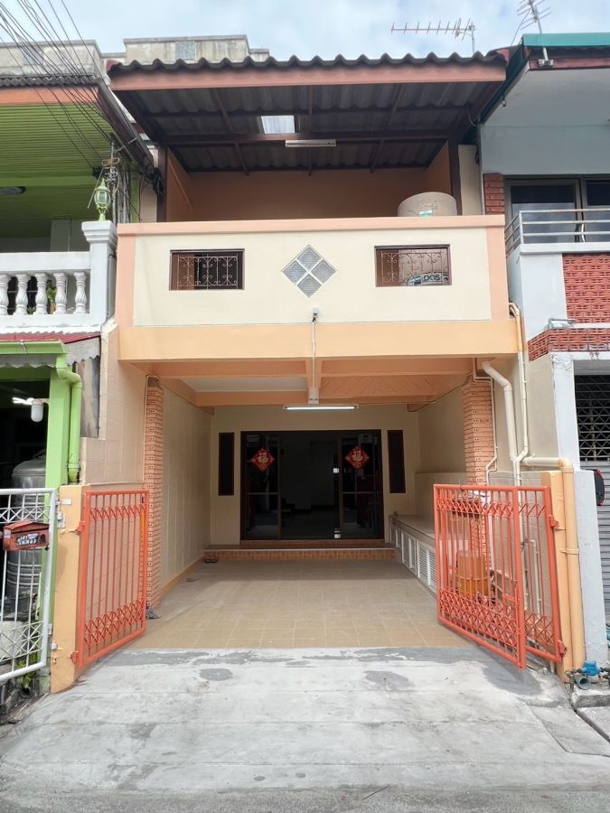 - ขายทาวน์เฮ้าส์ 2 ชั้น ซอยรามอินทรา 67 แยก 1