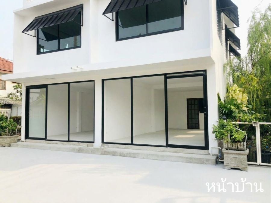 - ตึกแถว2ชั้นรีโนเวใหม่ให้เช่าใกล้BTSอ่อนนุช