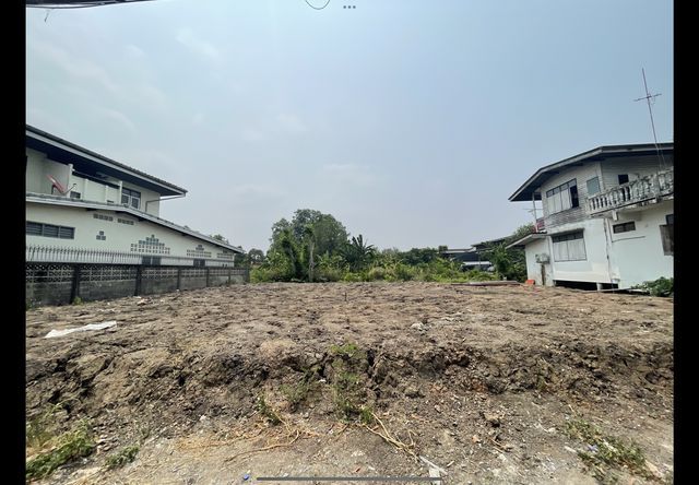 - ที่ดินถมแล้ว 107 ตร.ว. ซอยวัดรวกบางสีทอง