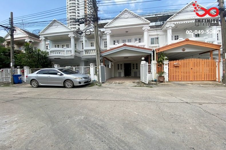 - ขายทาวน์เฮาส์ 2 ชั้น 18 ตร.ว. หมู่บ้านเอเวอร์กรีน ซ.บางนา-ตราด 56 รีโนเวทใหม่ พร้อมอยู่ ใกล้ทางพิเศษบูรพาวิถี รถไฟฟ้าสายสีเหลือง