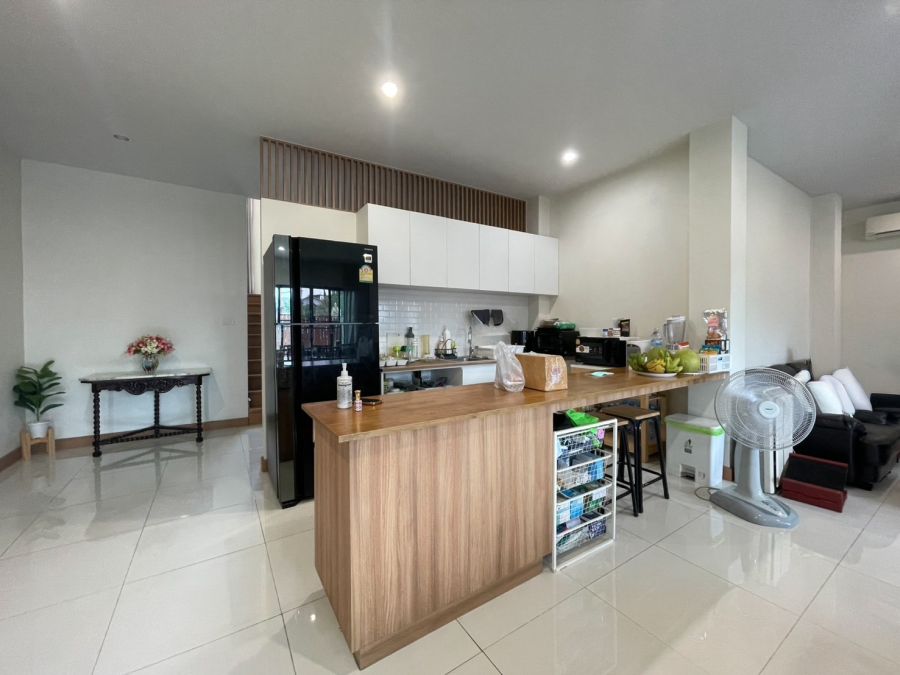 - ขายบ้านเดี่ยวสร้างเอง 2 ชั้น พร้อมที่ดินเปล่า บางพลัด จรัญสนิทวงศ์ 71 ที่ดินใหญ่รวม 216.6 ตร.ว. | บ้านอายุไม่ถึง 5 ปี | ใกล้รถไฟฟ้าสายสีน้ำเงิน