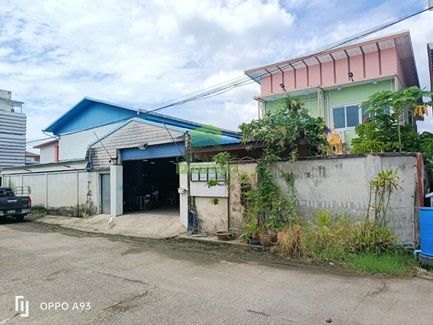 - ที่ดินพร้อมสิ่งปลูกสร้าง บ้านและโรงงาน เทียนทะเล 22 บางขุนเทียน เนื้อที่ 104.4 ตร.ว.