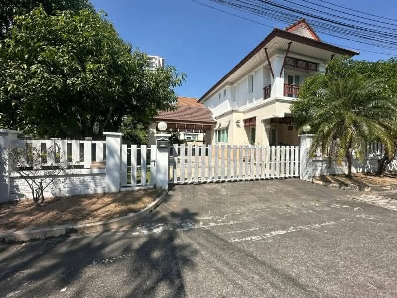 - บ้านเดี่ยวริมทะเล Casaluna Bangsaen บ้านสวย ทำเลดี น่าอยู่