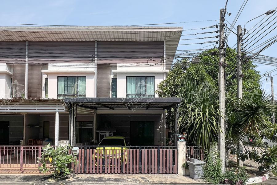 - โมดิวิลล่า ปิ่นเกล้า วงแหวน แปลงมุม ต่อเติมครบ ใกล้ตลาดนัดลุงออม ทำเลดีเดินทางสะดวก