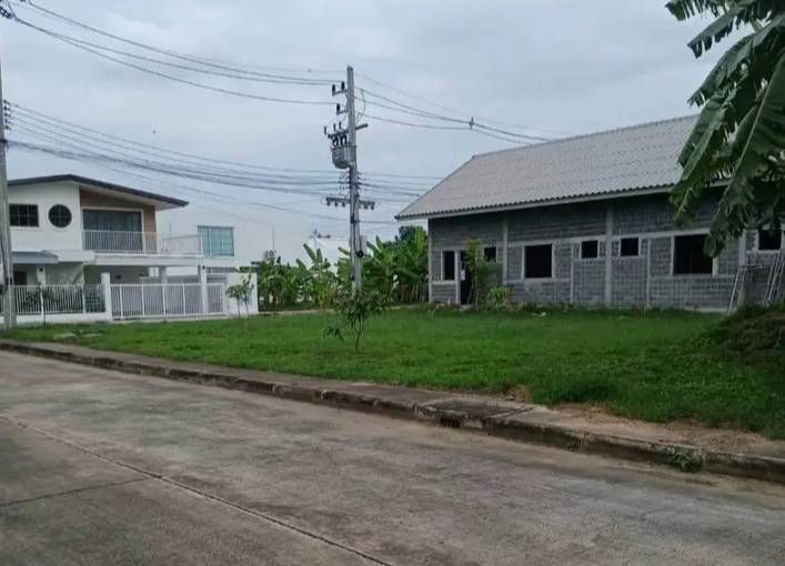 - ขานที่ดินใกล้สนามบินห่างนิมานเพียง 2 นาที พร้อมโอน
