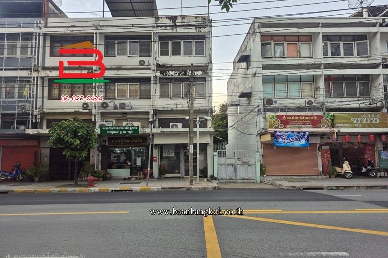 - อาคารพาณิชย์ เนื้อที่ 12.5 ตรว. ตรงข้าม ธนาคารไทยพาณิชย์ (SCB) สาขาบางกระบือ ถนนอำนวยสงคราม แขวงถนนนครไชยศรี เขตดุสิต