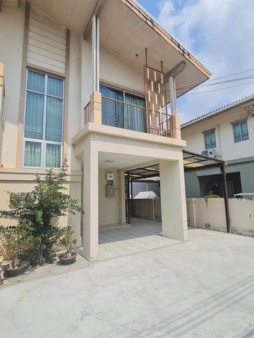 - บ้านเดี่ยว 3 ห้องนอน 1 ห้องเอนกประสงค์ 2 ห้องน้ำ แอร์3 เครื่อง โครงการ พฤกษาปูริ ซอยกิ่งแก้ว37
