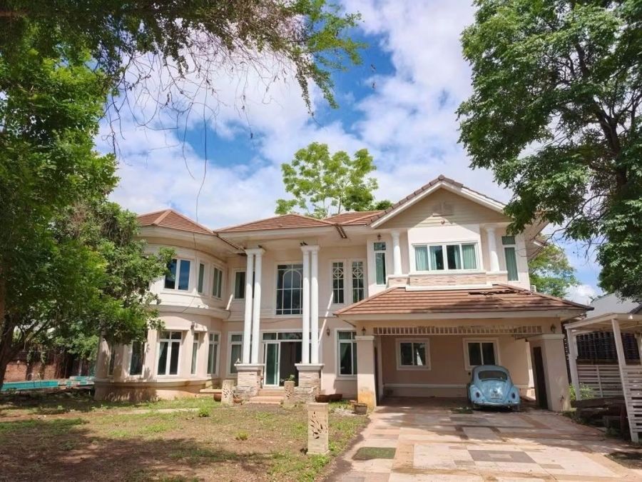 - บ้านคฤหาสน์หรู ที่ดินกว้างขวาง ใกล้ตลาด ใกล้เซ็นทรัลเฟสติวัลเชียงใหม่