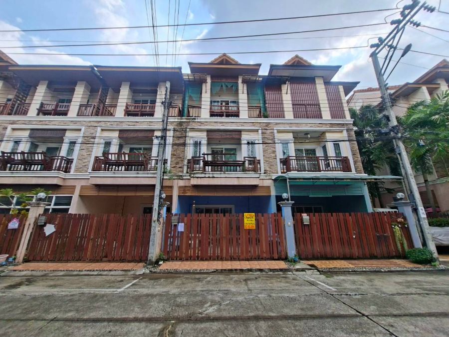 - ขายบ้าน 3 ชั้น หมู่บ้านนนทรีเพลส บางไผ่ เมืองนนทบุรี