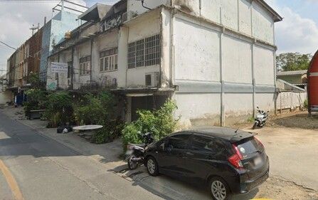 - ขายที่ดินพร้อมสิ่งปลูกสร้าง สภาพดี โซนลาดพร้าว