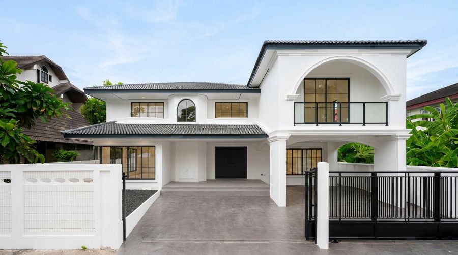 - บ้านเดี่ยวรีโนเวทใหม่ ขายบ้านใกล้เซ็นทรัลบางนา สุขุมวิท 105