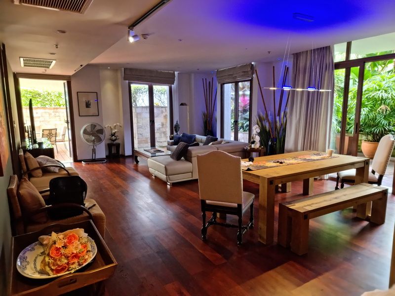 - ให้เช่าคอนโดหรู Royal Phuket Marina ( รอยัล ภูเก็ต มารีน่า ) วิวสระว่ายน้ำ อาคาร MC3 ชั้น 2 ห้องใหญ่ 229 ตร.ม. ทำเลติดท่าเรือภูเก็ต